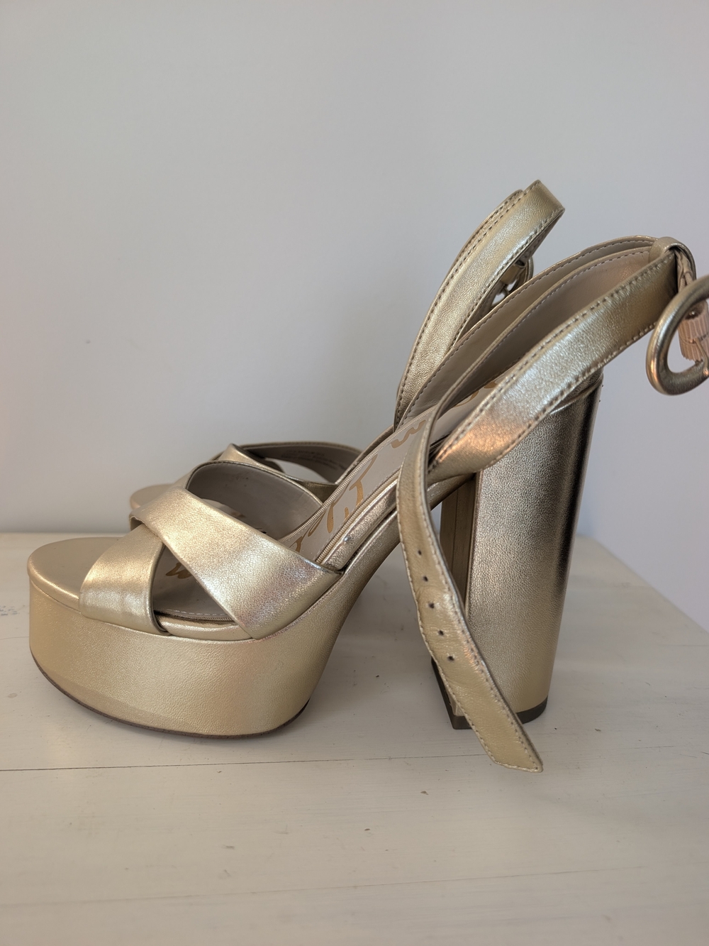 ✨ Sam Edelman Metallic Gold Platform Sandals ✨